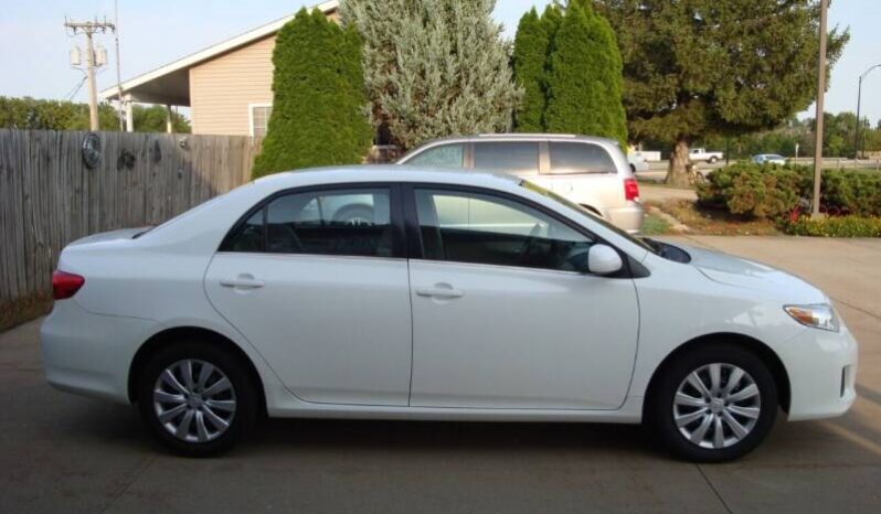 2013 Toyota Corolla full