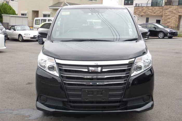 2017 Toyota Noah full
