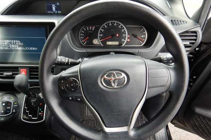 2017 Toyota Noah full
