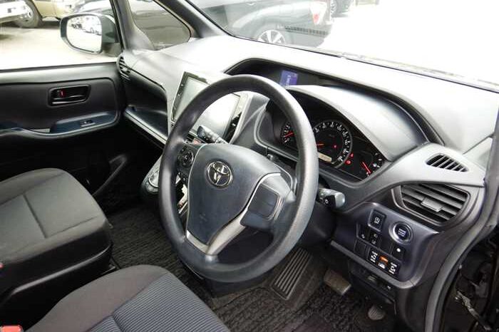 2017 Toyota Noah full