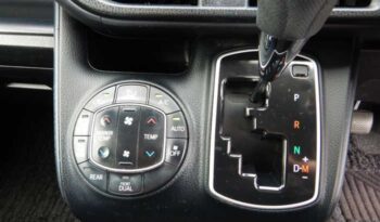 2017 Toyota Noah full