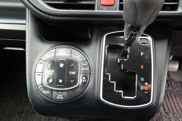2017 Toyota Noah full