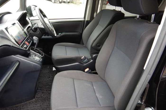 2017 Toyota Noah full