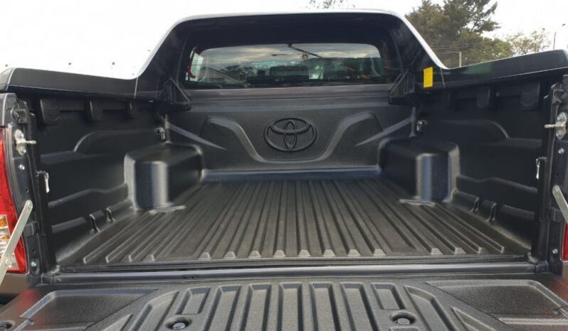 2016 TOYOTA HILUX REVO full