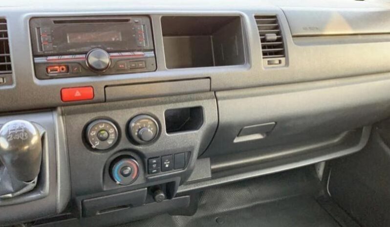 2017 Toyota Hiace full