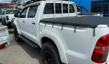 2014 Toyota Hilux SR (4X4) full