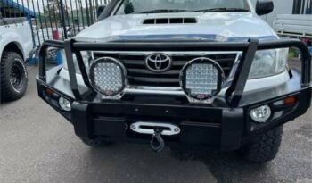 2014 Toyota Hilux SR (4X4) full