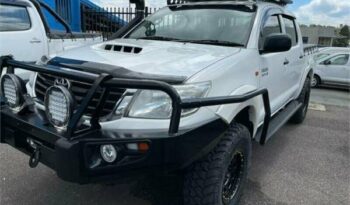 2014 Toyota Hilux SR (4X4) full