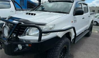2014 Toyota Hilux SR (4X4) full