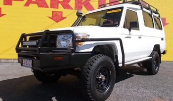 2015 Toyota Land cruiser 10 Seats full