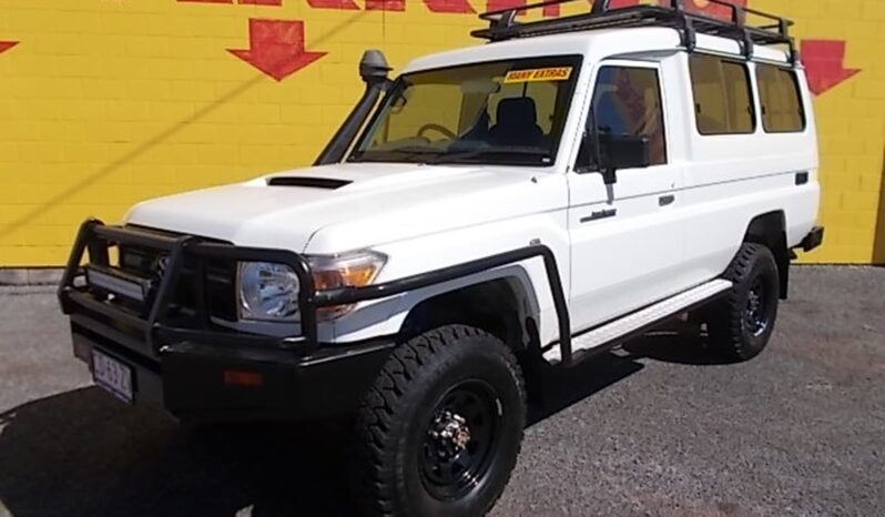 2015 Toyota Land cruiser 10 Seats full