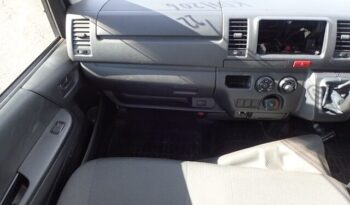 2015 TOYOTA HIACE full