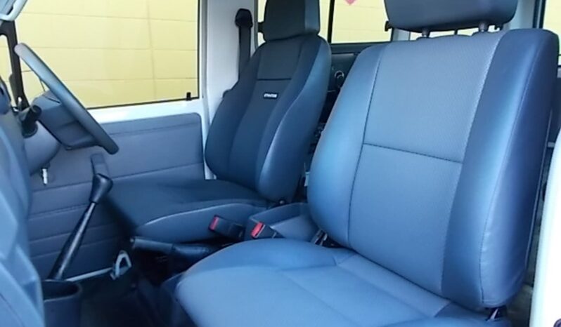 2015 Toyota Land cruiser 10 Seats full