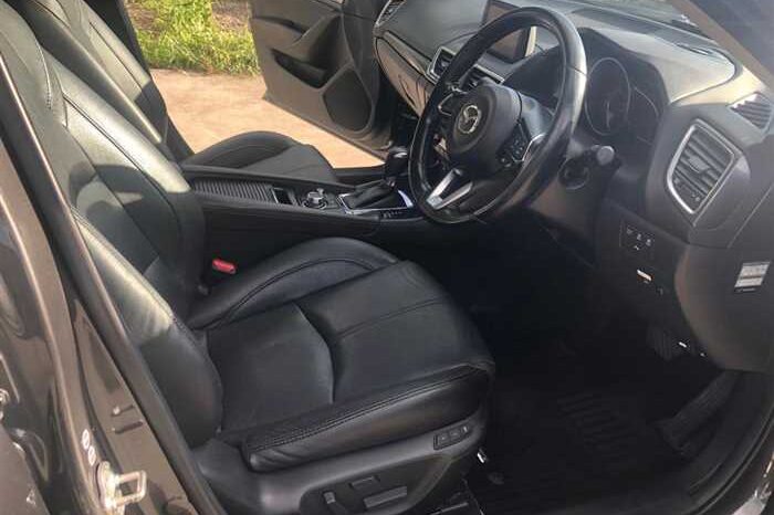2017 Mazda Axela full