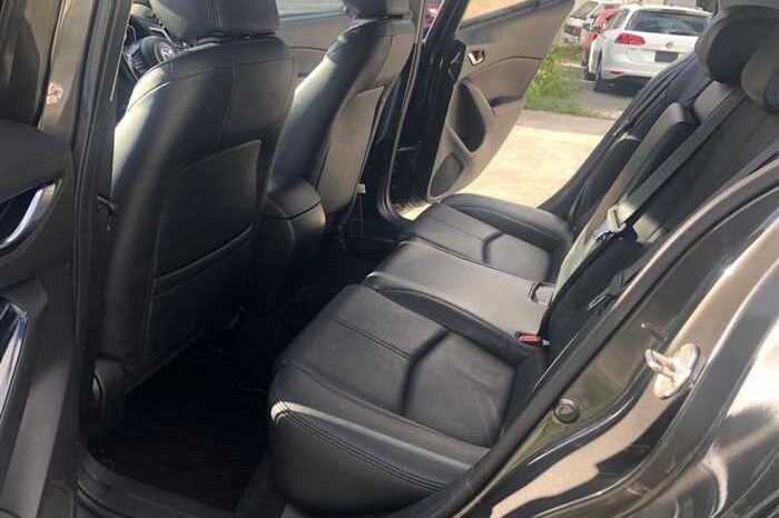 2017 Mazda Axela full
