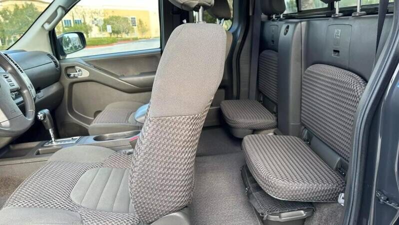 2014 Nissan Frontier full