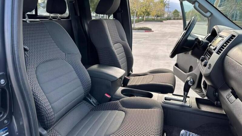 2014 Nissan Frontier full