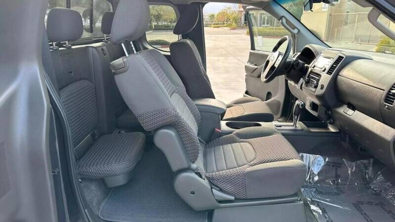 2014 Nissan Frontier full