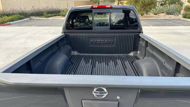 2014 Nissan Frontier full