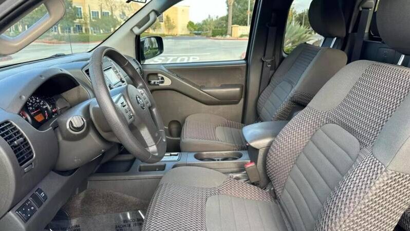 2014 Nissan Frontier full