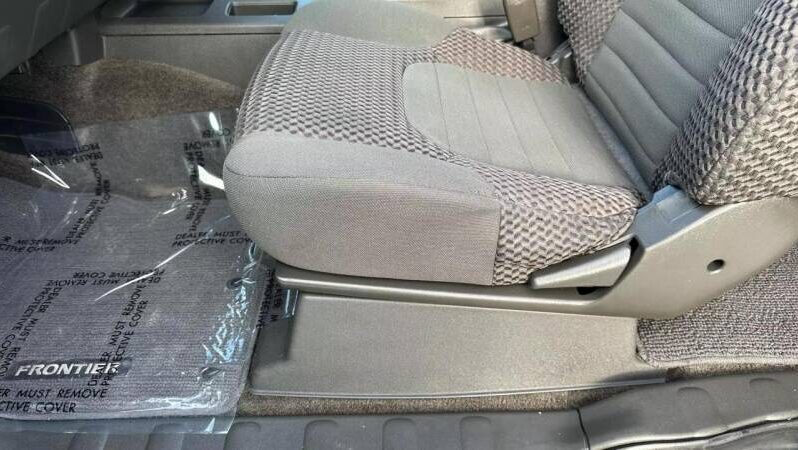 2014 Nissan Frontier full