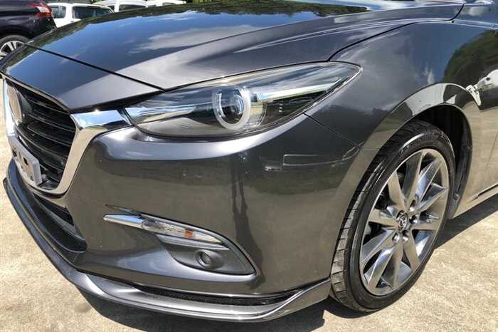 2017 Mazda Axela full