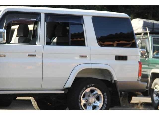 2015 Toyota Landcruiser 70 full