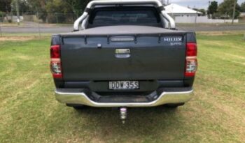 2014 Toyota Hilux full