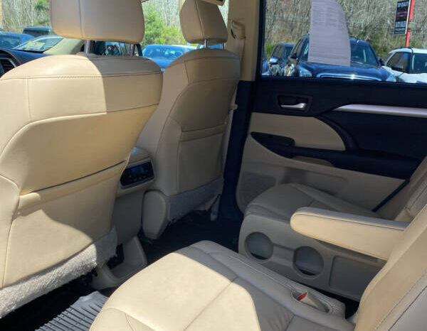 2015 Toyota Highlander full