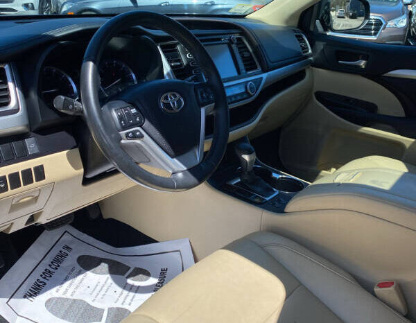 2015 Toyota Highlander full