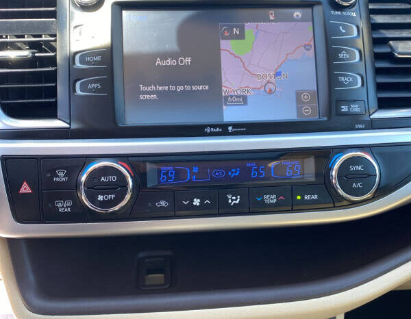 2015 Toyota Highlander full
