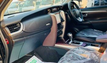 2015 Toyota Fortuner full