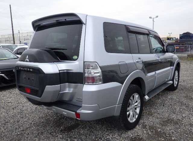 2015 Mitsubishi Pajero full