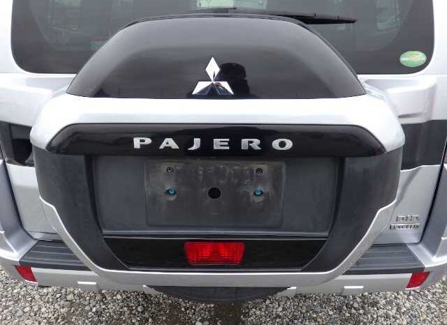 2015 Mitsubishi Pajero full