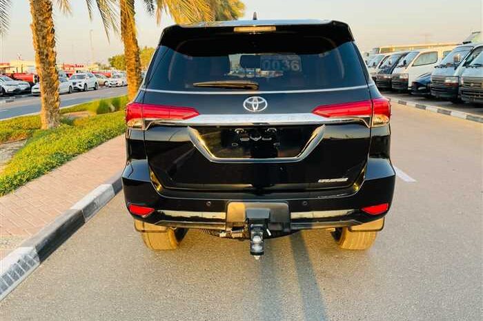 2015 Toyota Fortuner full