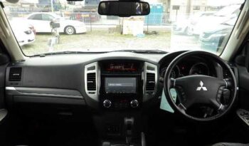 2015 Mitsubishi Pajero full