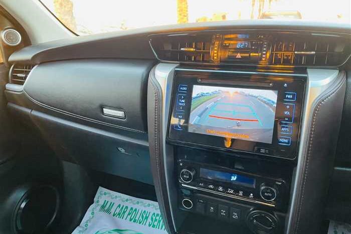 2015 Toyota Fortuner full