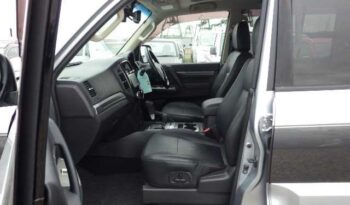 2015 Mitsubishi Pajero full