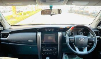 2015 Toyota Fortuner full