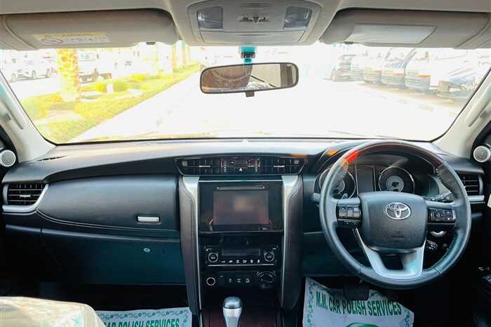 2015 Toyota Fortuner full