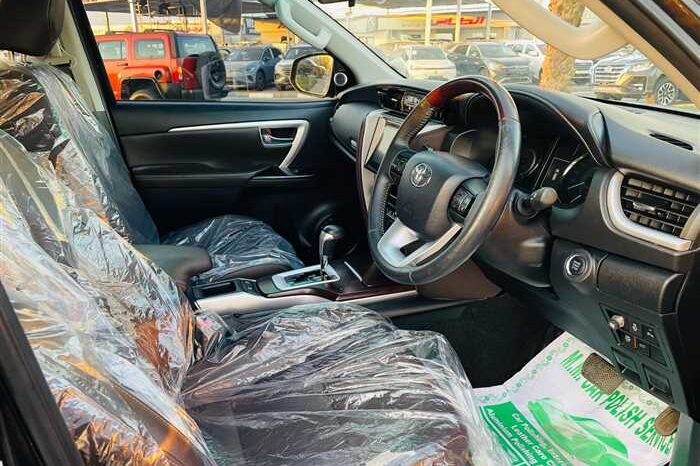 2015 Toyota Fortuner full