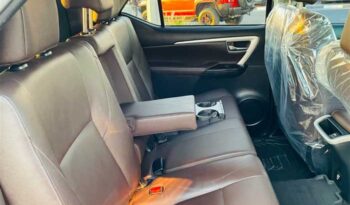2015 Toyota Fortuner full