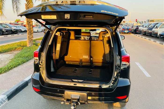 2015 Toyota Fortuner full
