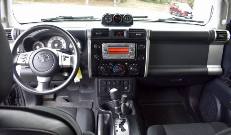 2014 Toyota FJ Cruiser full